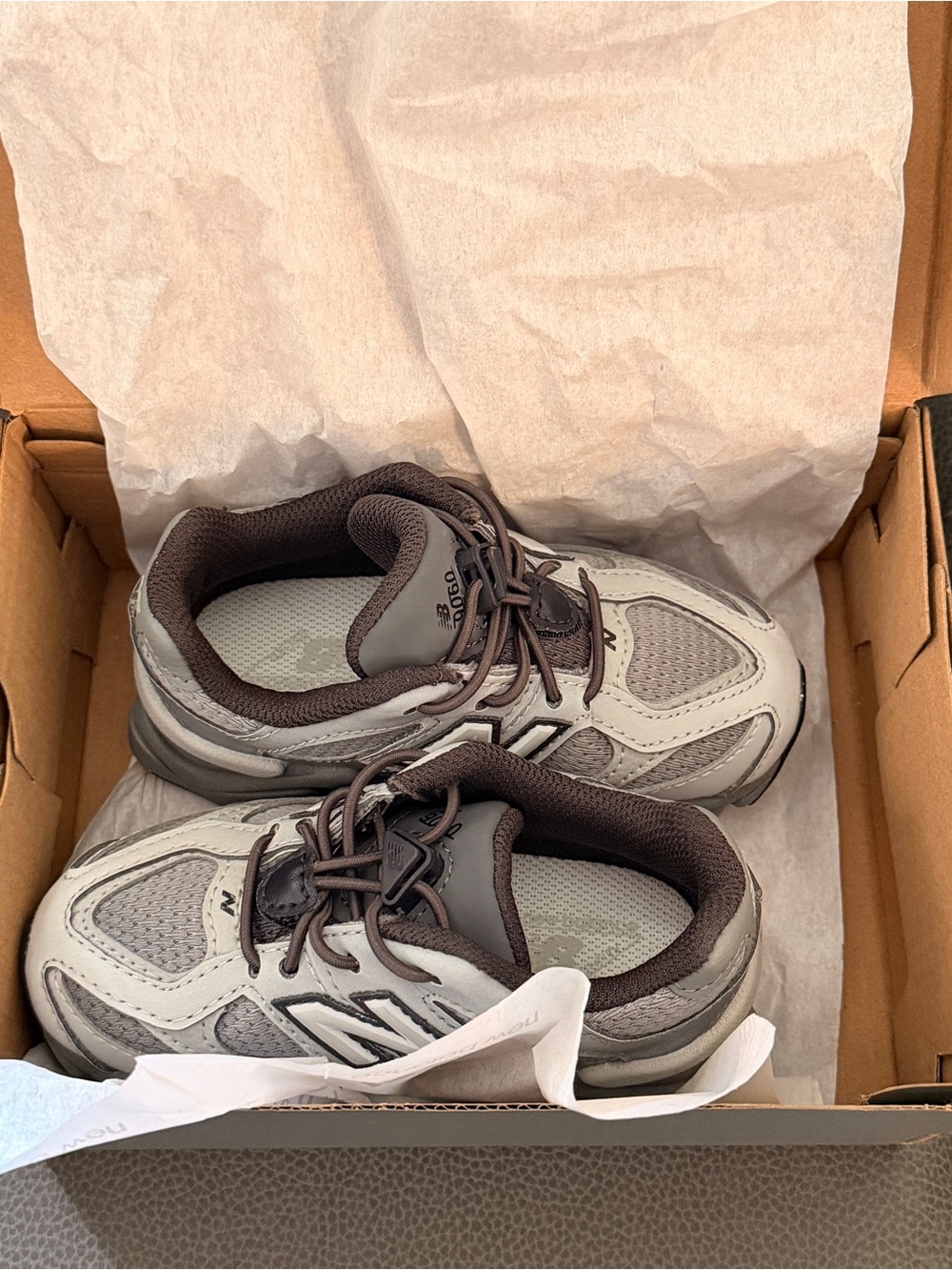New Balance Kids 9060 Bungee Shoes - Picture 9 of 11